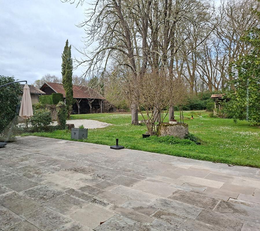 SAINT-LAURENT-MEDOC Magnifique maison de maître de charme à la française coup de coeur 17