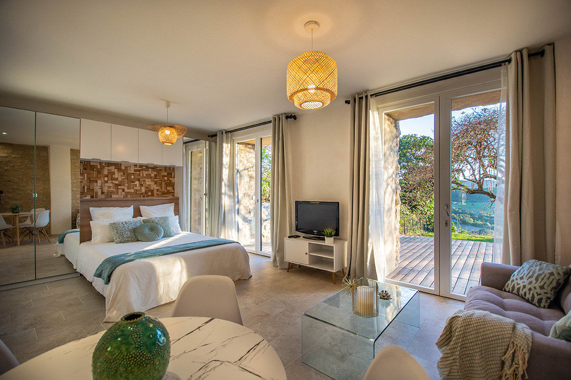 DIGNE-LES-BAINS Studio spacieux, terrasse et jardin 5