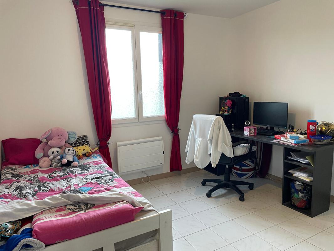 SAINT-COUTANT-LE-GRAND Maison Saint Coutant Le Grand 5 pièce(s) 105 m2 11