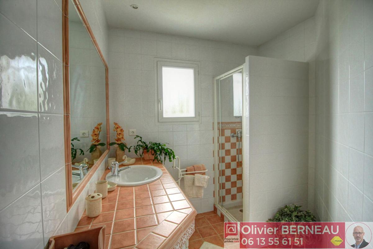 ARCANGUES Villa d'architecte à Arcangues 6 pièce(s) 163 m2 - Piscine + SPA 11