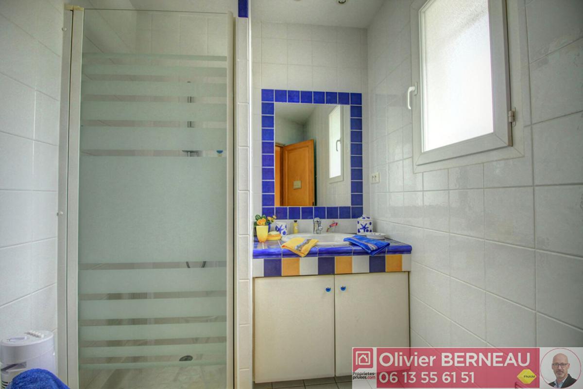 ARCANGUES Villa d'architecte à Arcangues 6 pièce(s) 163 m2 - Piscine + SPA 15