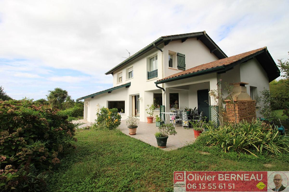 ARCANGUES Villa d'architecte à Arcangues 6 pièce(s) 163 m2 - Piscine + SPA 2