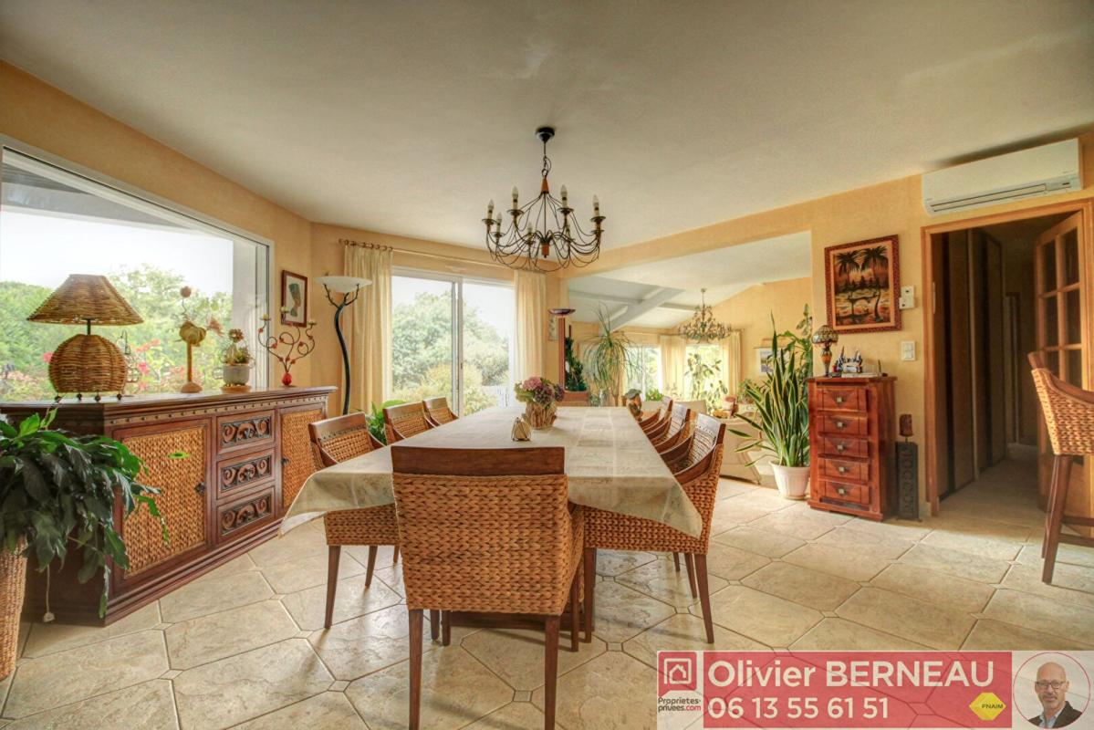 ARCANGUES Villa d'architecte à Arcangues 6 pièce(s) 163 m2 - Piscine + SPA 3