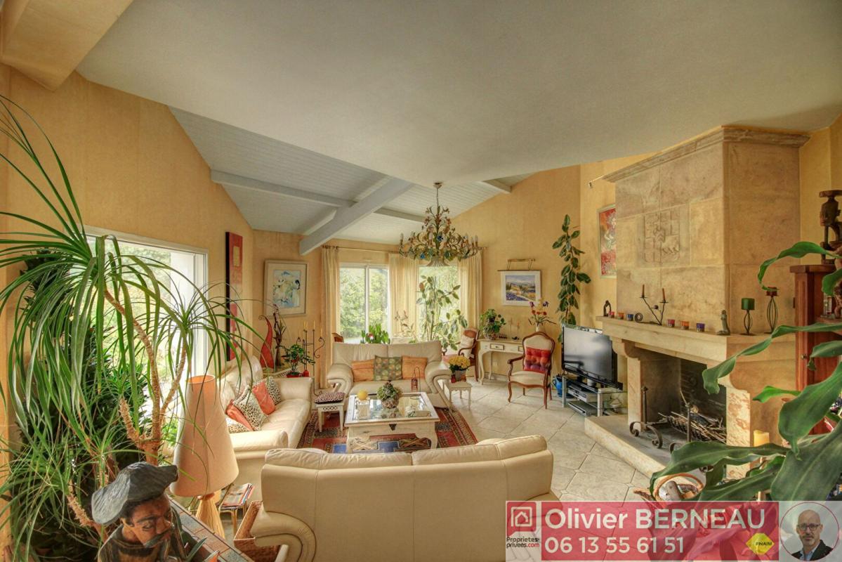 ARCANGUES Villa d'architecte à Arcangues 6 pièce(s) 163 m2 - Piscine + SPA 4