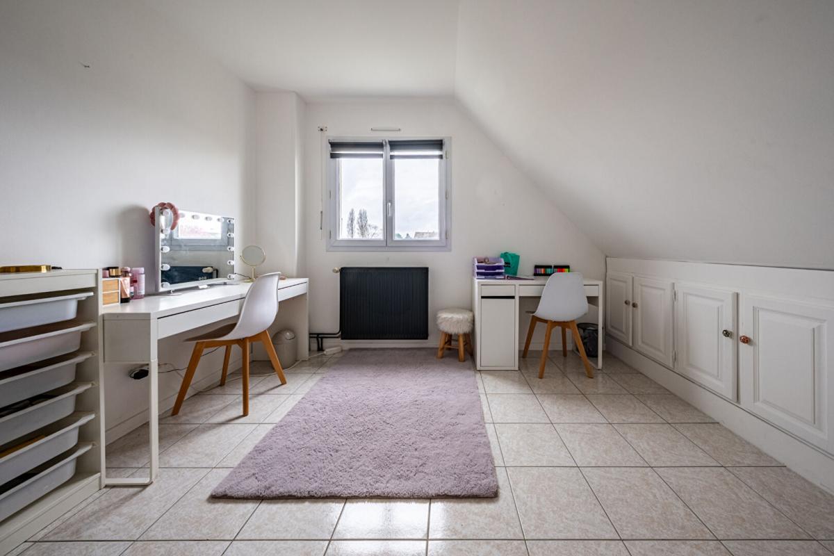 SENNECEY-LES-DIJON 21800 SENNECEY LES DIJON - Maison 170 m², 5/6 chambres, Piscine, Dépendance 180 m² , Terrain 1300 m² 10