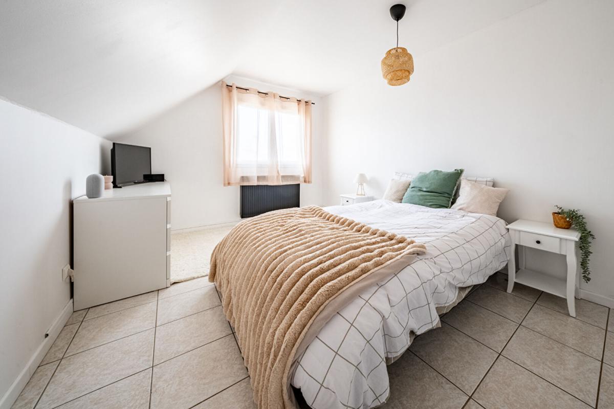 SENNECEY-LES-DIJON 21800 SENNECEY LES DIJON - Maison 170 m², 5/6 chambres, Piscine, Dépendance 180 m² , Terrain 1300 m² 13