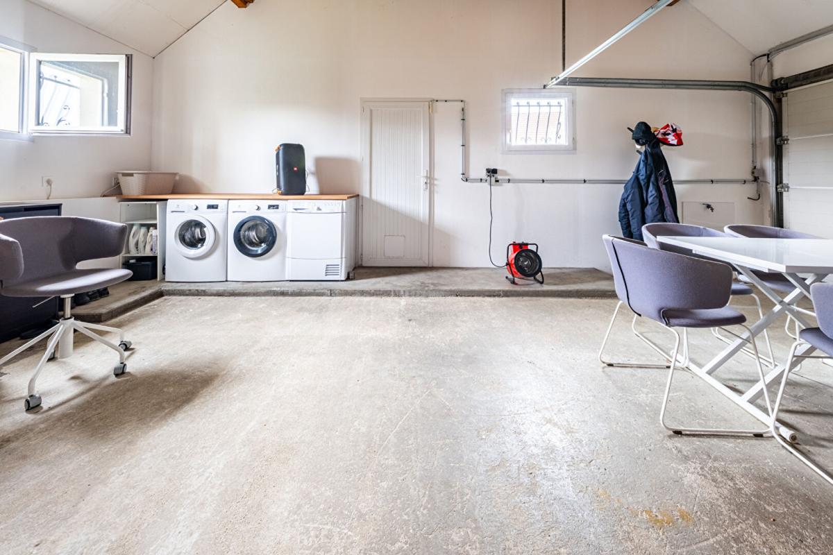 SENNECEY-LES-DIJON 21800 SENNECEY LES DIJON - Maison 170 m², 5/6 chambres, Piscine, Dépendance 180 m² , Terrain 1300 m² 14