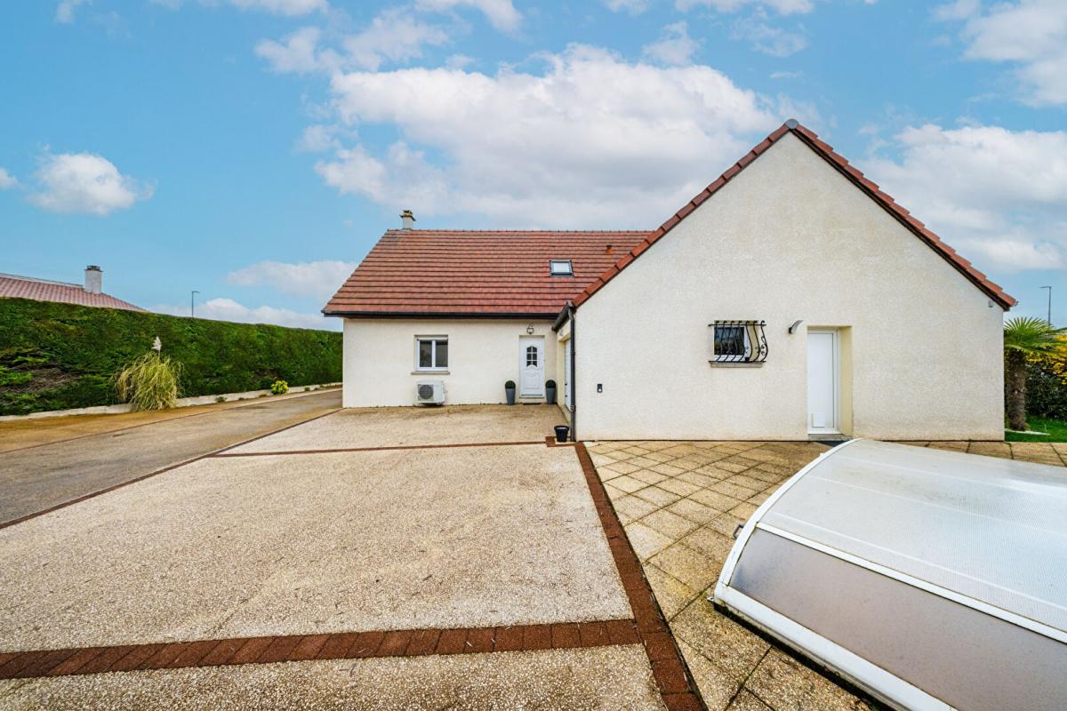 SENNECEY-LES-DIJON 21800 SENNECEY LES DIJON - Maison 170 m², 5/6 chambres, Piscine, Dépendance 180 m² , Terrain 1300 m² 18