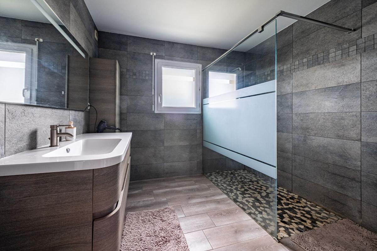 SENNECEY-LES-DIJON 21800 SENNECEY LES DIJON - Maison 170 m², 5/6 chambres, Piscine, Dépendance 180 m² , Terrain 1300 m² 6