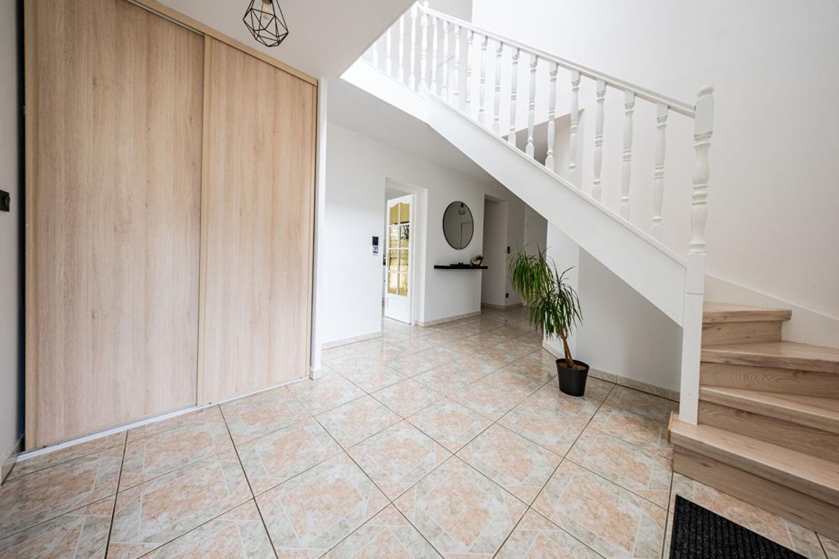 SENNECEY-LES-DIJON 21800 SENNECEY LES DIJON - Maison 170 m², 5/6 chambres, Piscine, Dépendance 180 m² , Terrain 1300 m² 8