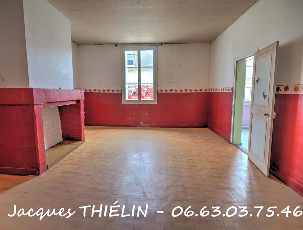 LONGUE-JUMELLES Immeuble entier Longue Jumelles 12