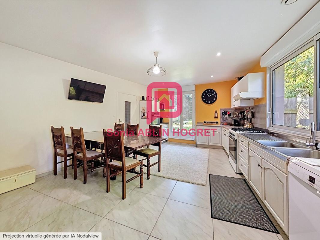 SAINT-QUENTIN-LES-ANGES Maison 4 chambres dépendance et grand terrain 3