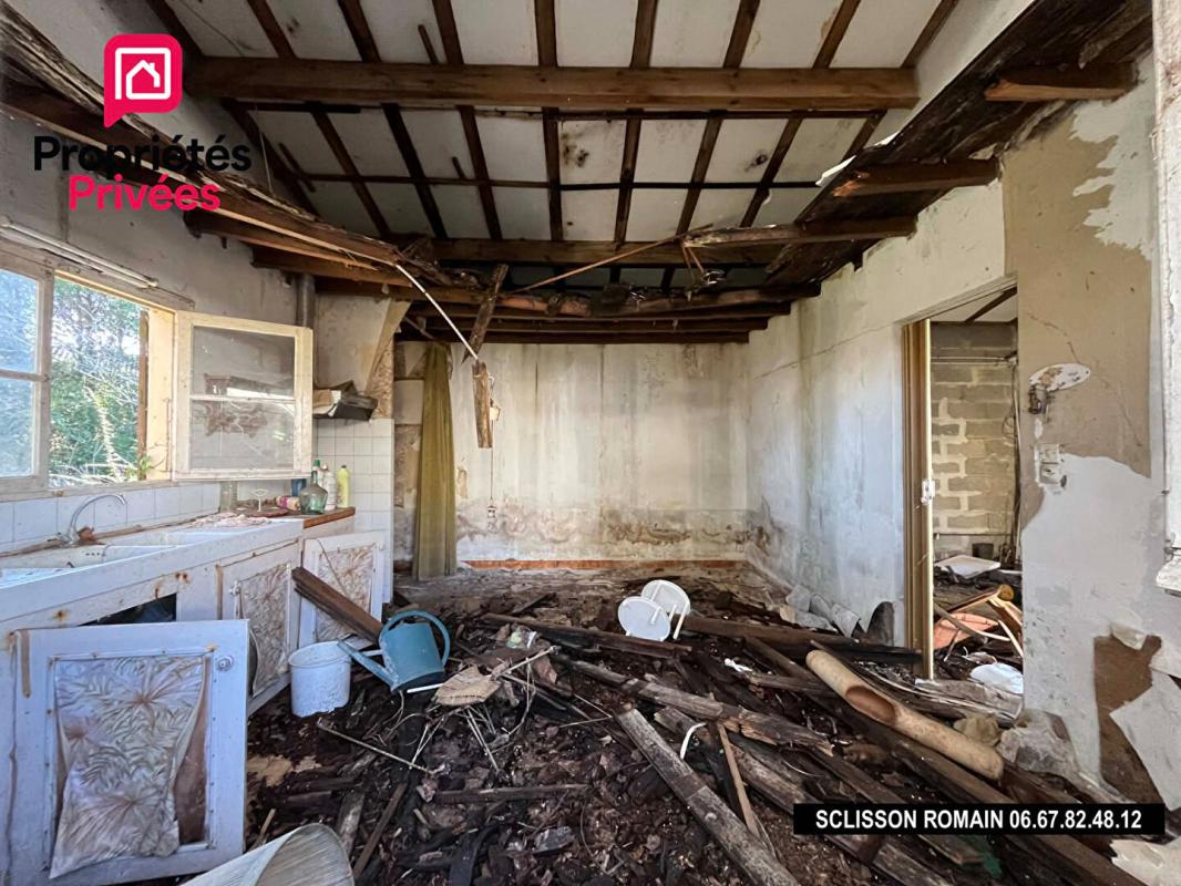 SAINT-GENIS-DE-SAINTONGE Maison Saint Genis De Saintonge - chai - terrain - prix 39 99 FAI 5