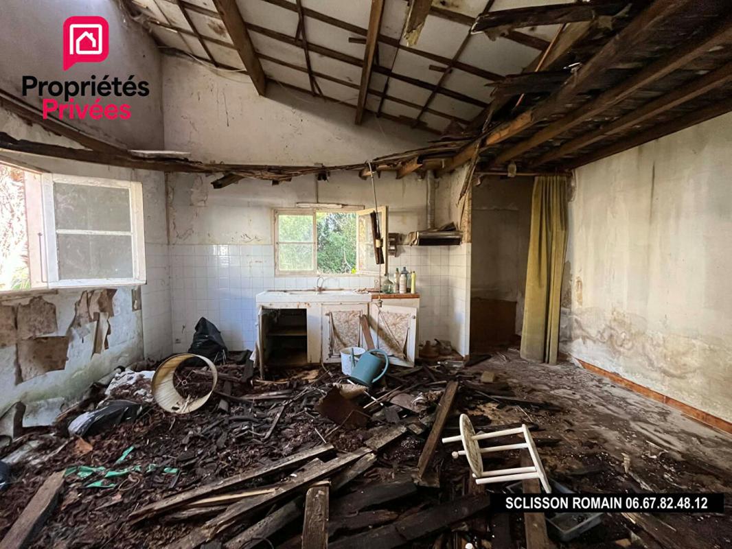 SAINT-GENIS-DE-SAINTONGE Maison Saint Genis De Saintonge - chai - terrain - prix 39 99 FAI 6