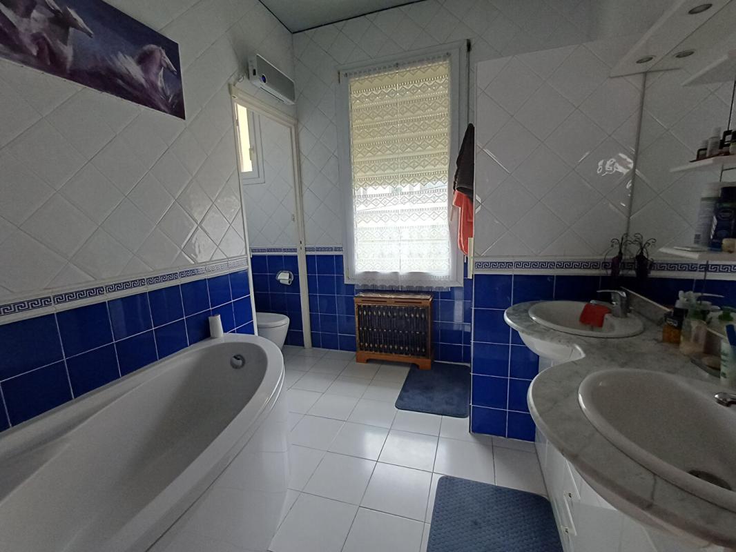 PERPIGNAN Quartier des fleurs, maison de ville typée fin années 40 avec studio, garage et jardin 14