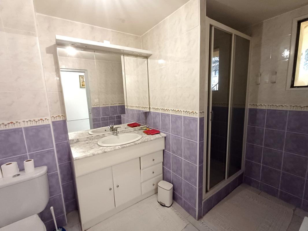 PERPIGNAN Quartier des fleurs, maison de ville typée fin années 40 avec studio, garage et jardin 17