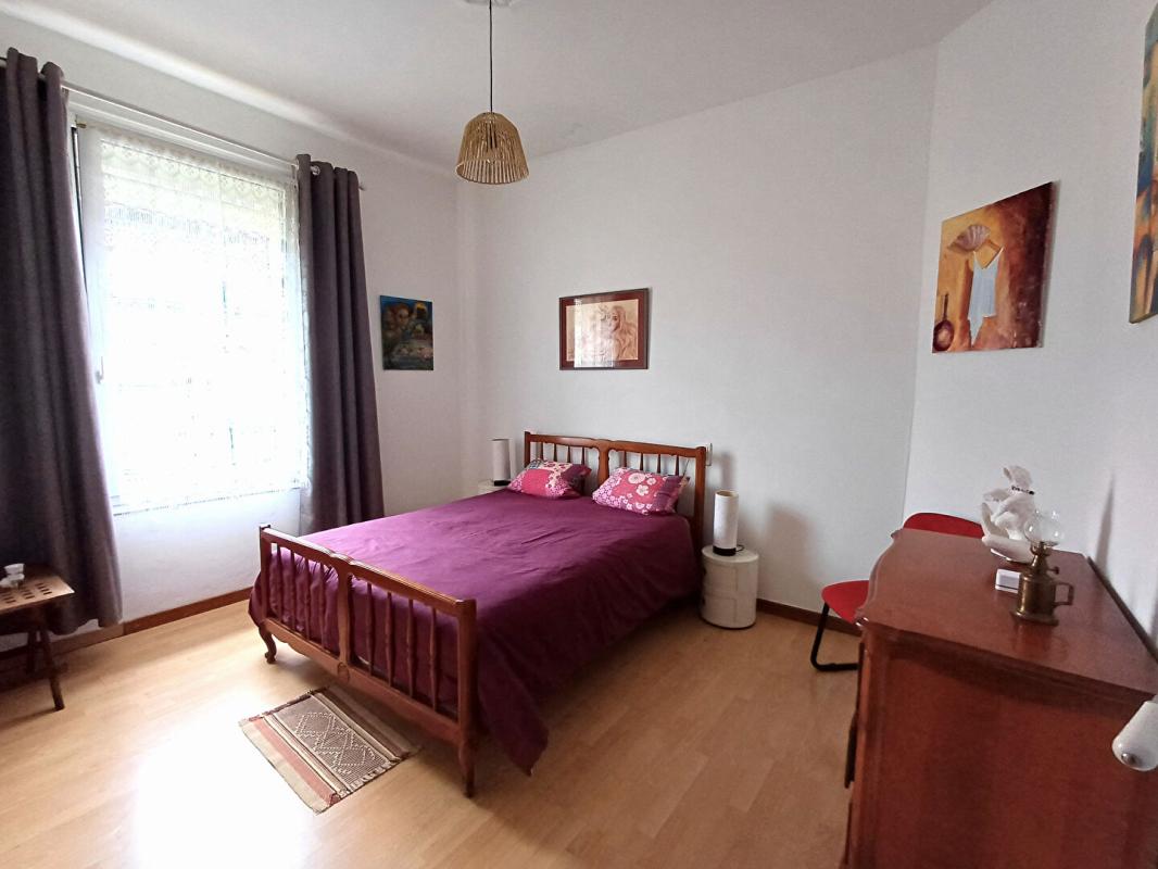 PERPIGNAN Quartier des fleurs, maison de ville typée fin années 40 avec studio, garage et jardin 9