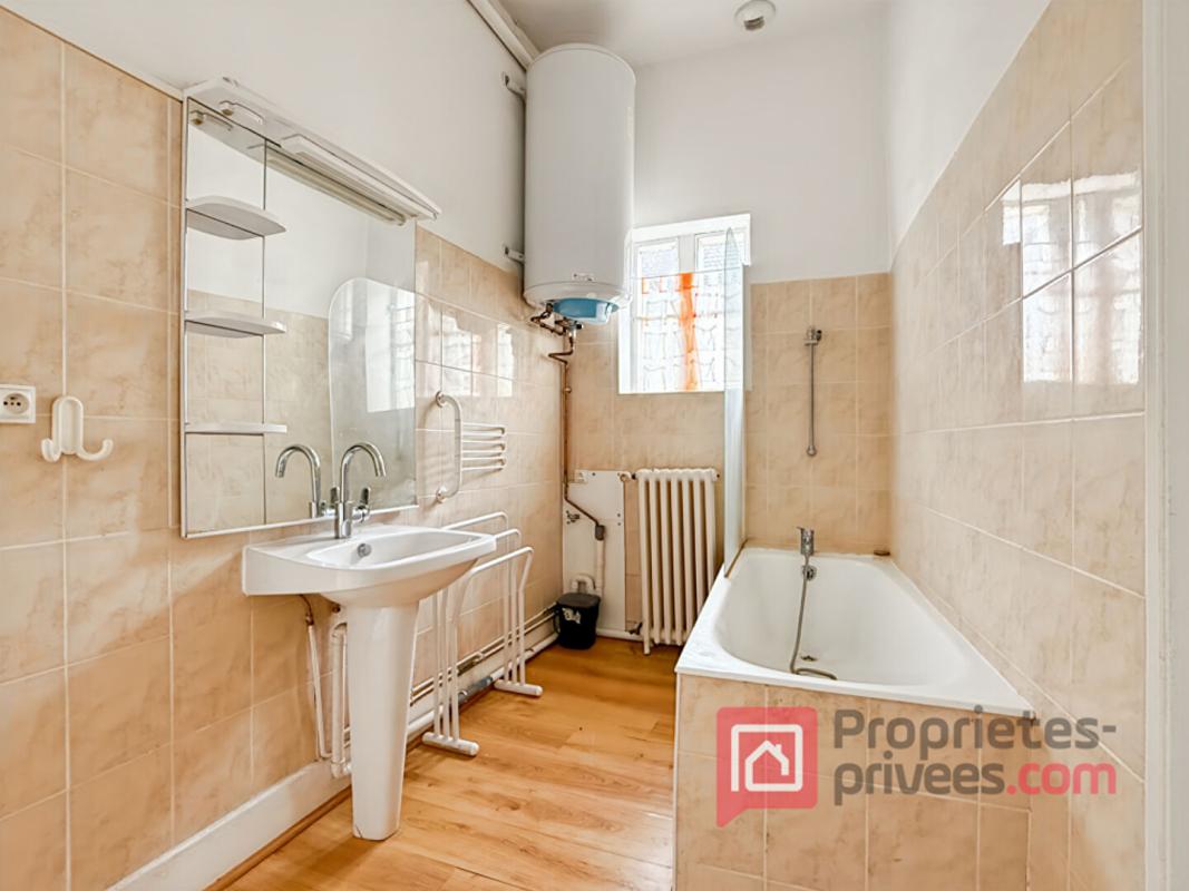 BAR-SUR-SEINE Immeuble 8