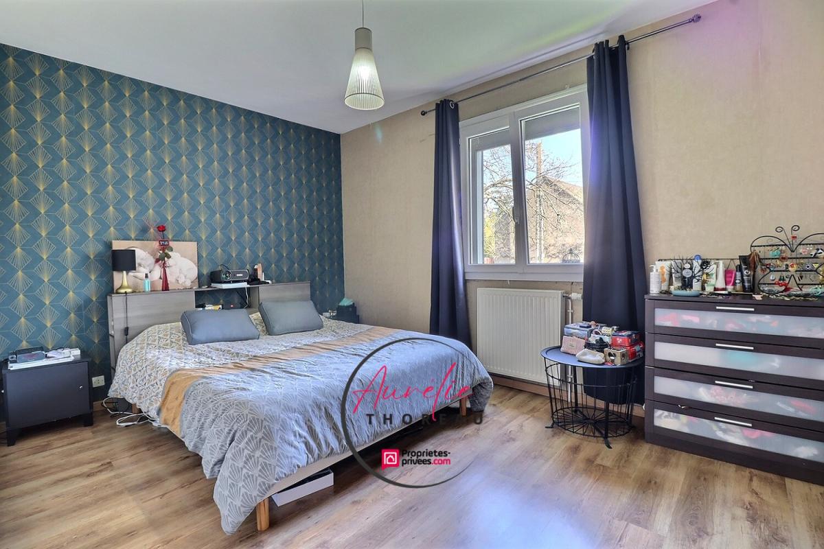 ASCHERES-LE-MARCHE Maison sur sous sol, terrain clos, 4 chambres 11