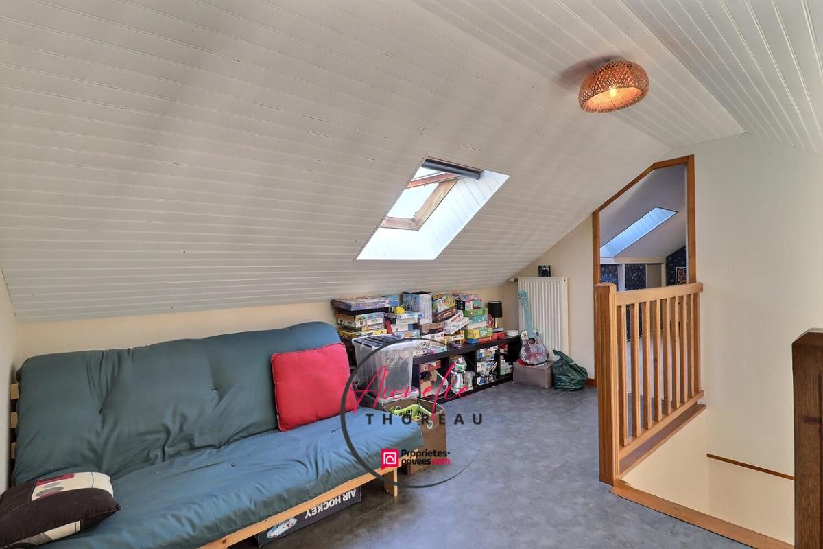 ASCHERES-LE-MARCHE Maison sur sous sol, terrain clos, 4 chambres 12