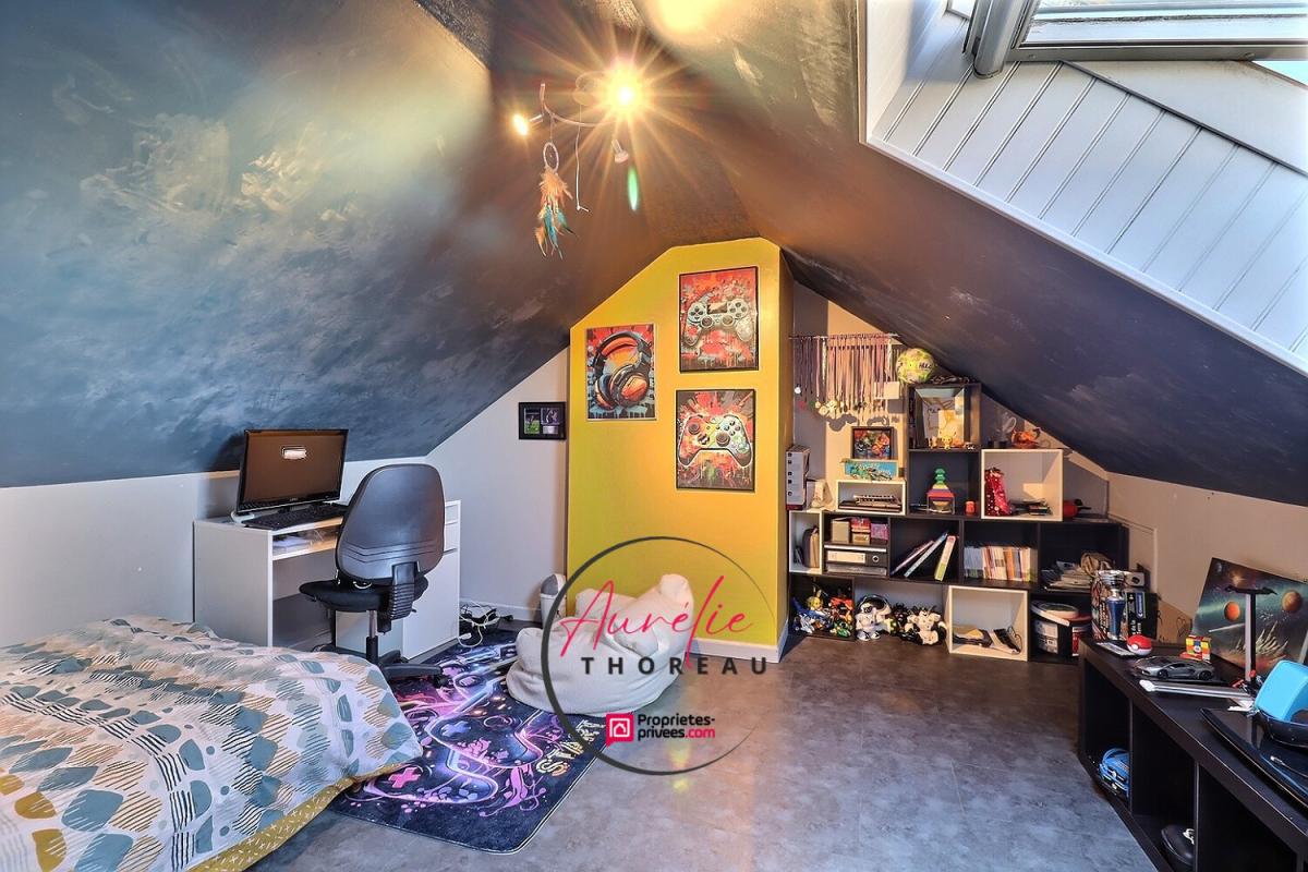 ASCHERES-LE-MARCHE Maison sur sous sol, terrain clos, 4 chambres 14