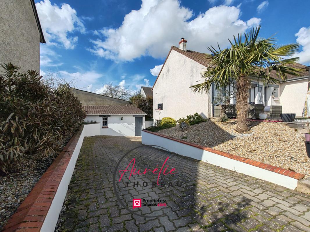 ASCHERES-LE-MARCHE Maison sur sous sol, terrain clos, 4 chambres 15