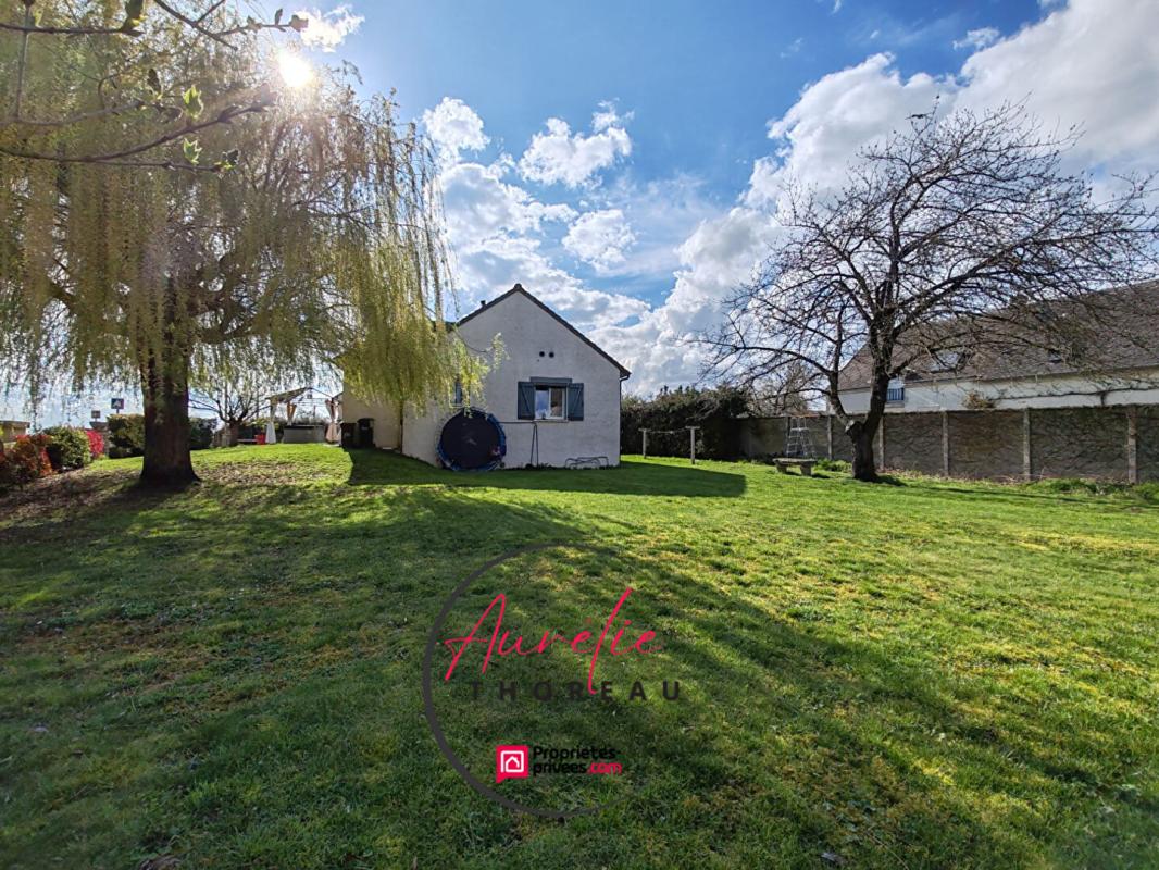 ASCHERES-LE-MARCHE Maison sur sous sol, terrain clos, 4 chambres 2