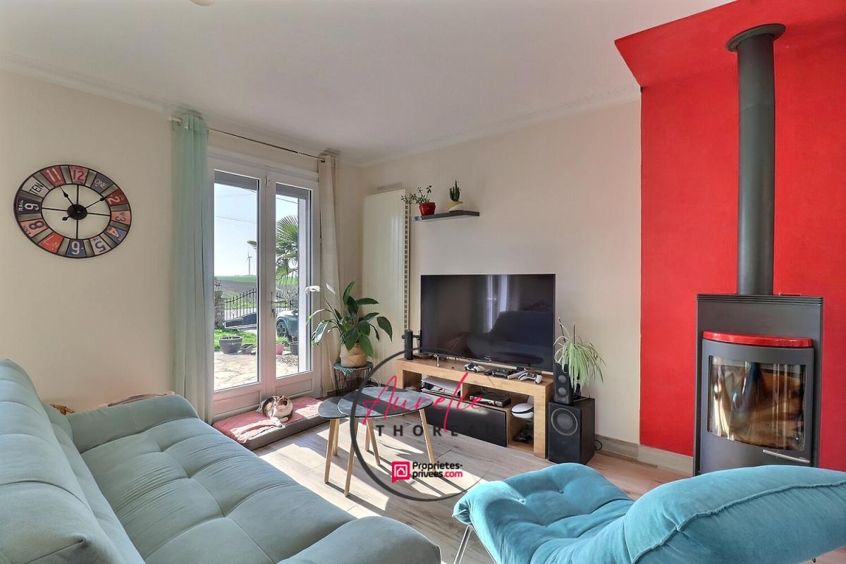 ASCHERES-LE-MARCHE Maison sur sous sol, terrain clos, 4 chambres 5