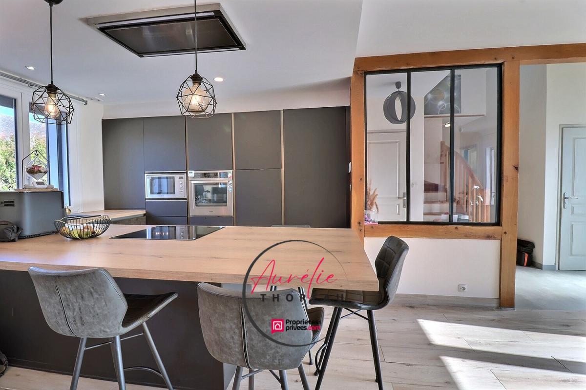 ASCHERES-LE-MARCHE Maison sur sous sol, terrain clos, 4 chambres 8