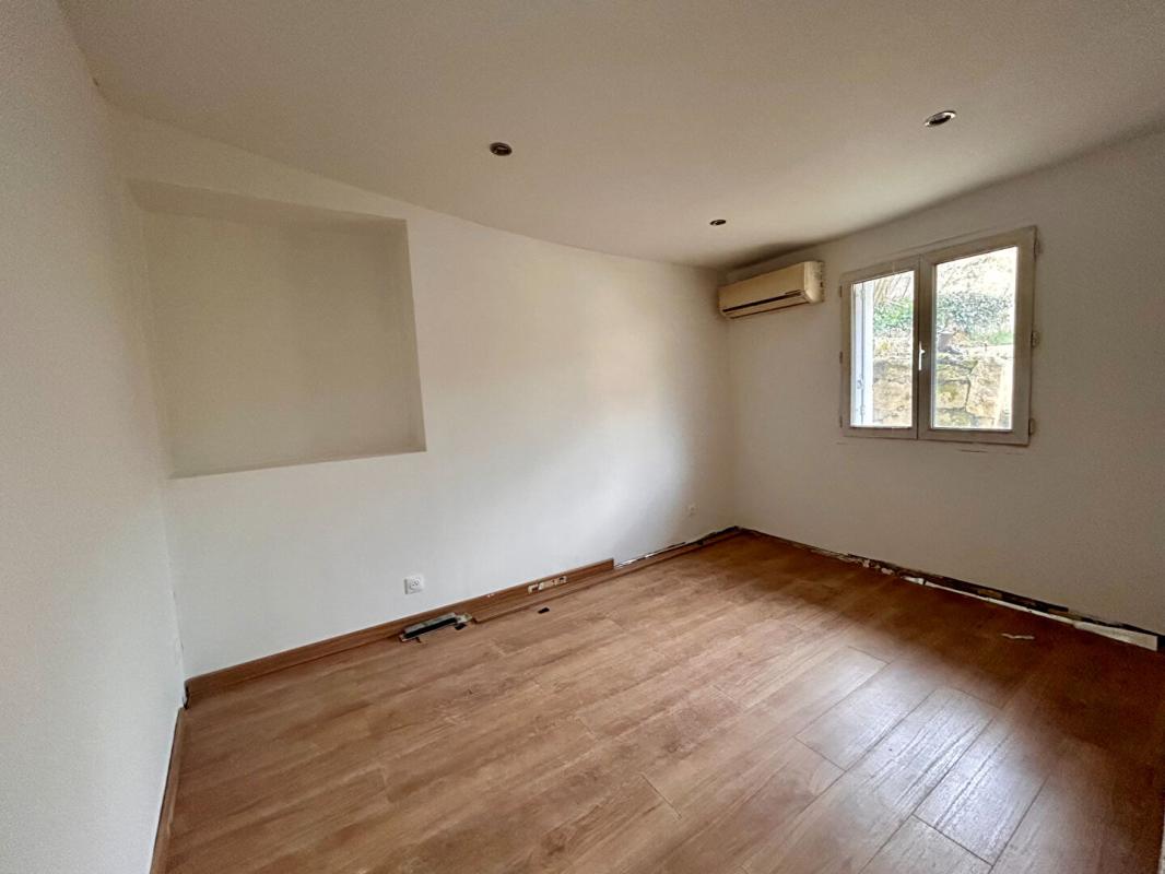 PERIGUEUX A vendre, appartement T2 bis, en rez-de-chaussée avec jardin privatif quartier du TOULON à PERIGUEUX 24000 6