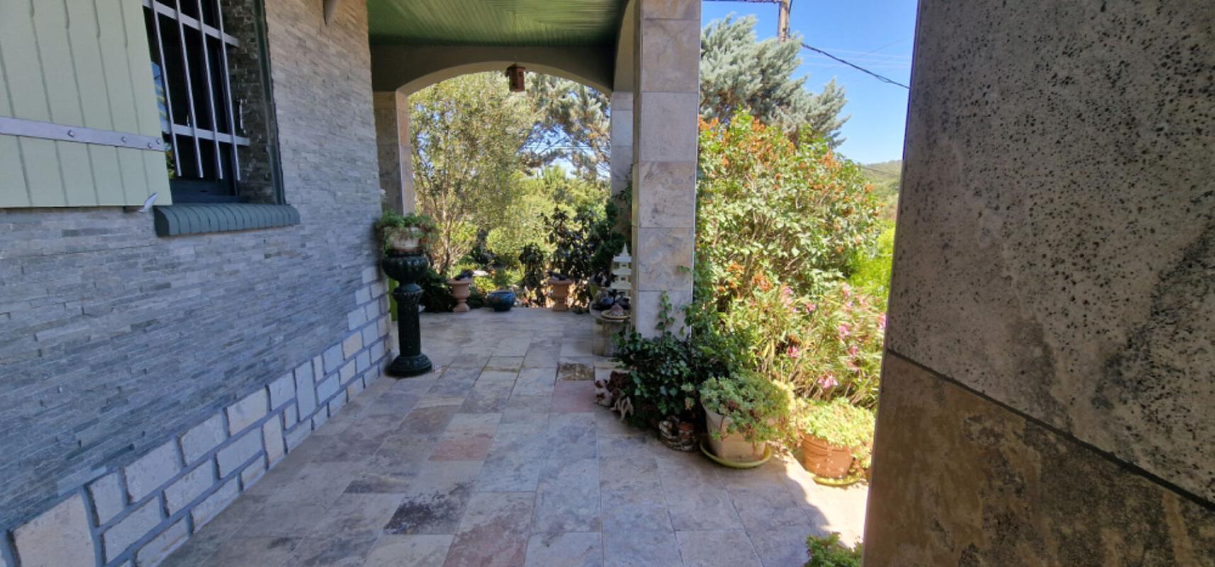 BRUE-AURIAC Maison  individuelle de 96 m2 et dépendance de 16 m2 10