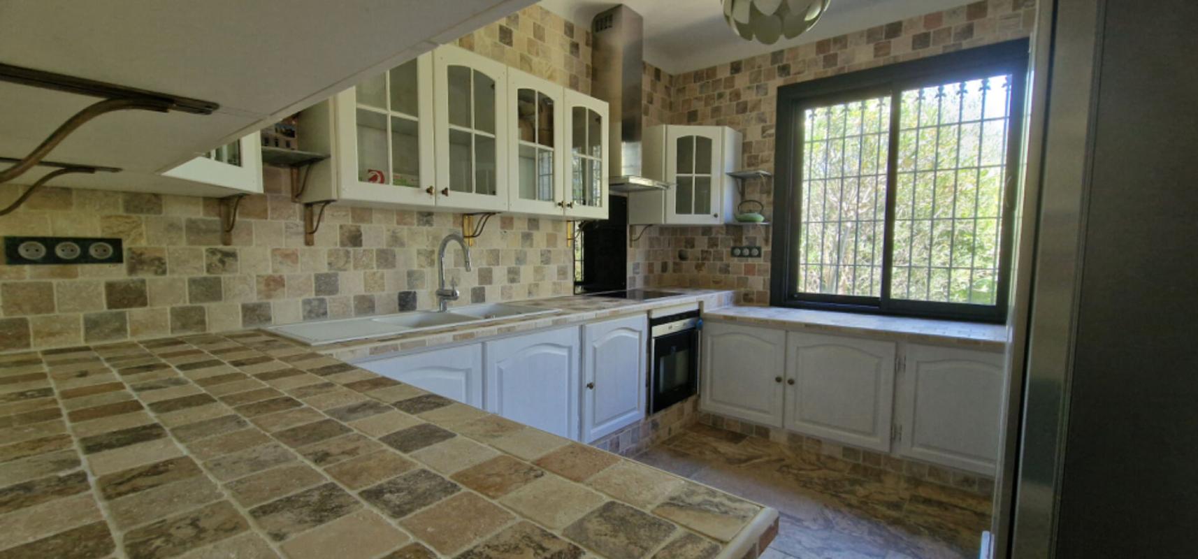 BRUE-AURIAC Maison  individuelle de 96 m2 et dépendance de 16 m2 5