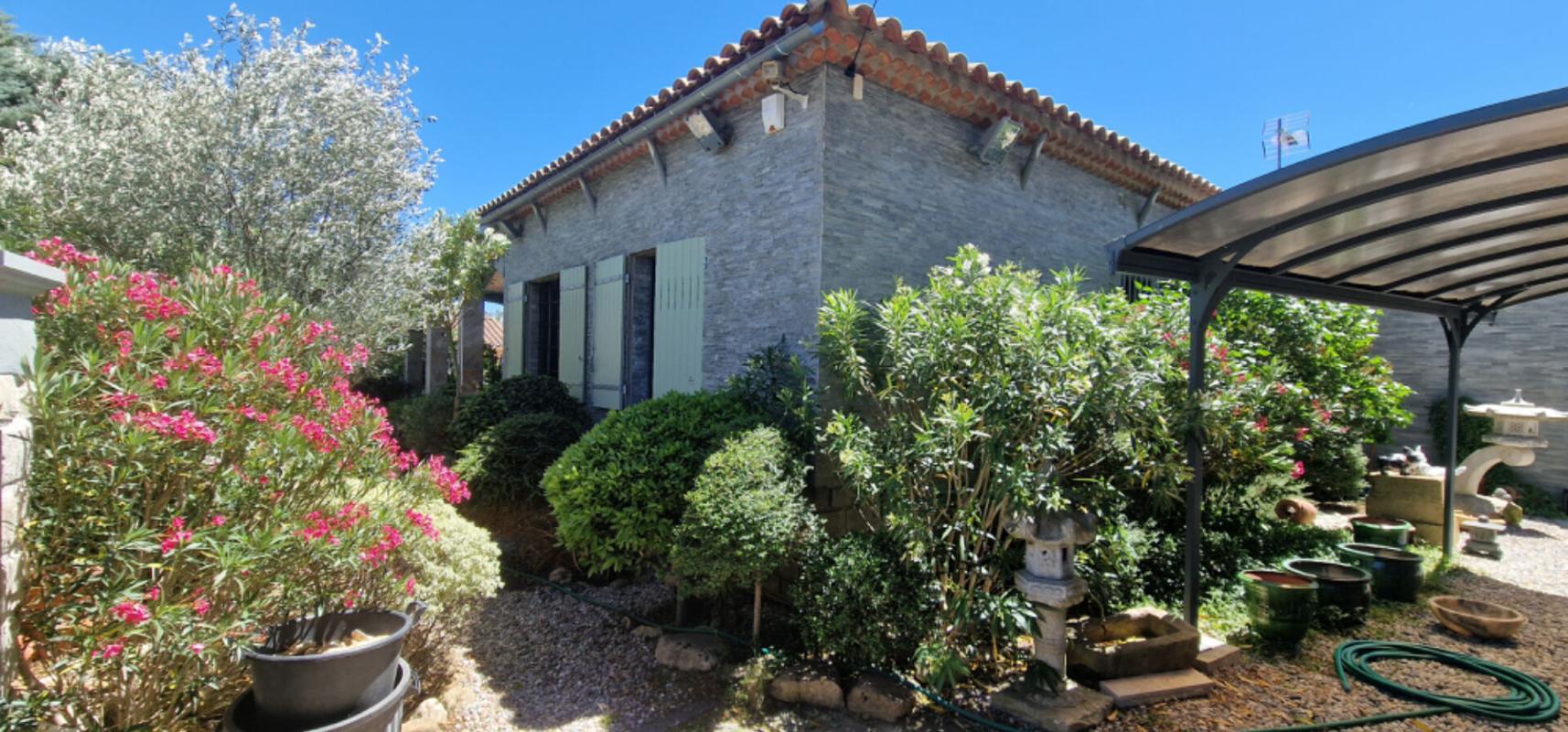 BRUE-AURIAC Maison  individuelle de 96 m2 et dépendance de 16 m2 9