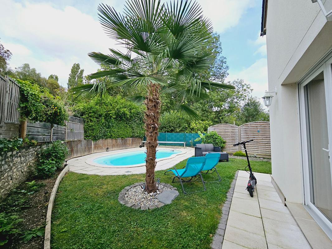 BOURGES BOURGES MAISON 5 PIECES 88M² PISCINE JARDIN 2