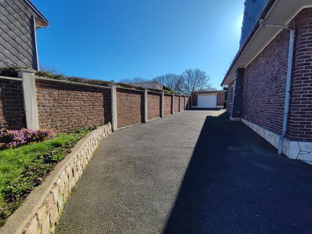 ALLOUAGNE Maison Allouagne 10 pièce(s) 282 m2 11