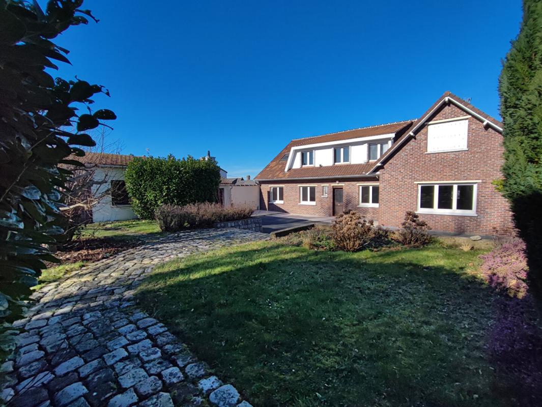 ALLOUAGNE Maison Allouagne 10 pièce(s) 282 m2 2