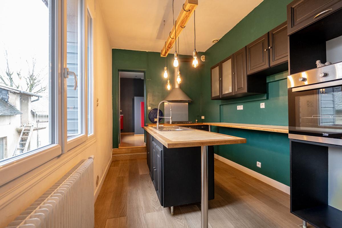 VENDOME LIEUX UNIQUES ® x PROPRIÉTÉS PRIVÉES PROPOSE MAISON DE 1930 DE 134 M² HYPER-CENTRE DE VENDÔME 13