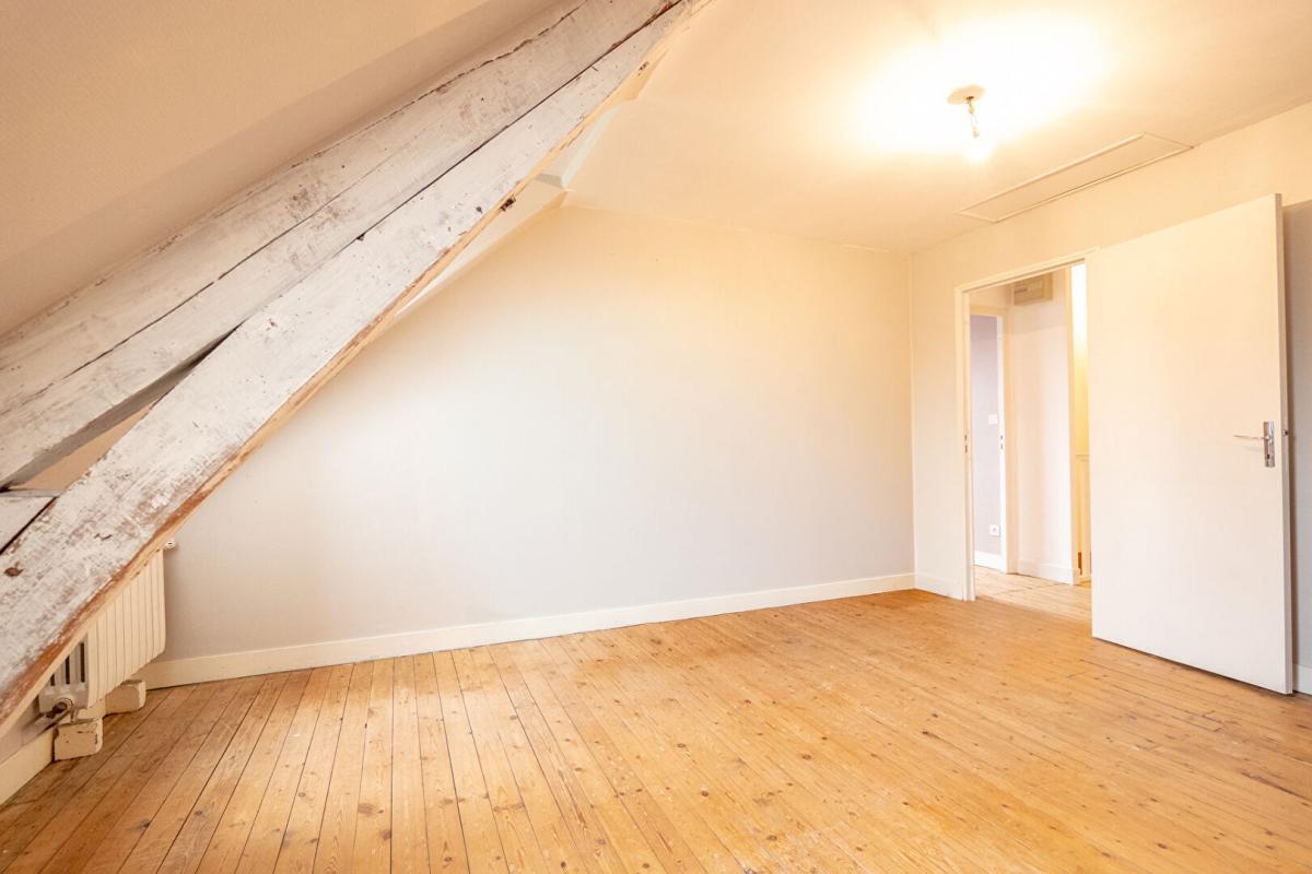 VENDOME LIEUX UNIQUES ® x PROPRIÉTÉS PRIVÉES PROPOSE MAISON DE 1930 DE 134 M² HYPER-CENTRE DE VENDÔME 18