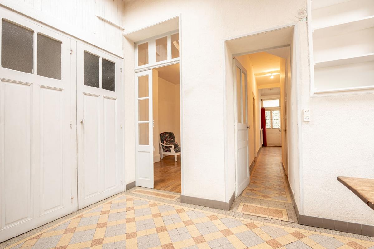 VENDOME LIEUX UNIQUES ® x PROPRIÉTÉS PRIVÉES PROPOSE MAISON DE 1930 DE 134 M² HYPER-CENTRE DE VENDÔME 6