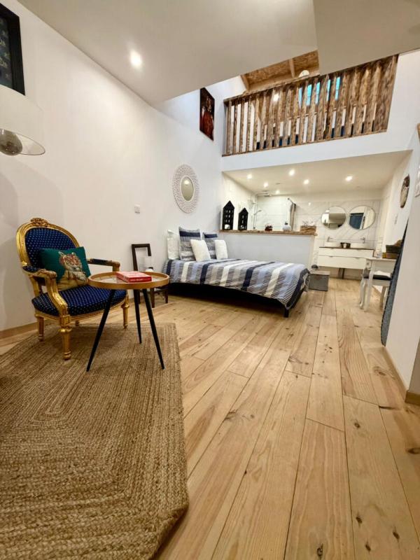 NEUFMAISONS Maison  7 pièce(s) 191 m2  Terrain 475 m² + 5 ares 9