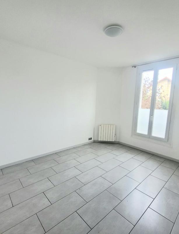 DEUIL-LA-BARRE Appartement Deuil La Barre - Studio - 24.31m2 avec local à aménager de 15,50m² 2