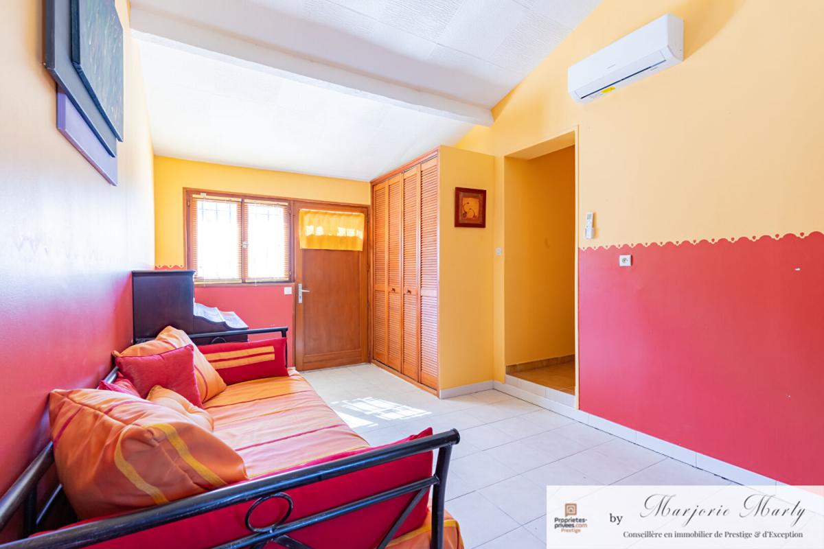 MONTBRUN-DES-CORBIERES Vente Villa Montbrun Des Corbieres (11700) - 5 pièces - 106 m2 - 299 000  HAI 8