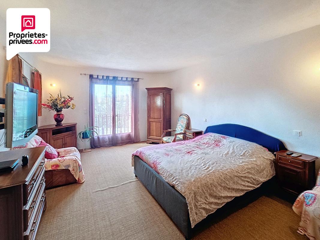 SAINT-CEZAIRE-SUR-SIAGNE PROPRIETE 9 pièces 249 m2 avec Annexes, Piscine et terrain paysager de 4000 m2 9