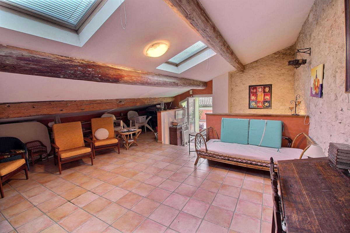 EMBRES-ET-CASTELMAURE Maison avec terrasse et vue imprenable sur les Corbières 13