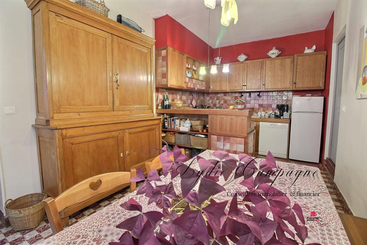 EMBRES-ET-CASTELMAURE Maison de village avec terrasse et vue imprenable sur les Corbières 4