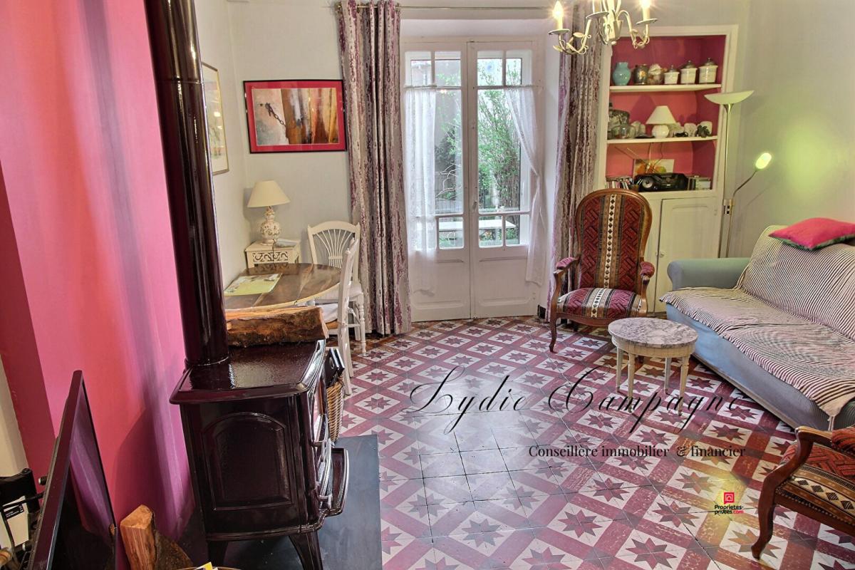 EMBRES-ET-CASTELMAURE Maison de village avec terrasse et vue imprenable sur les Corbières 6