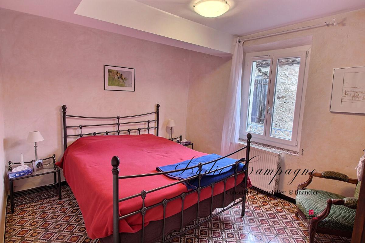 EMBRES-ET-CASTELMAURE Maison de village avec terrasse et vue imprenable sur les Corbières 7