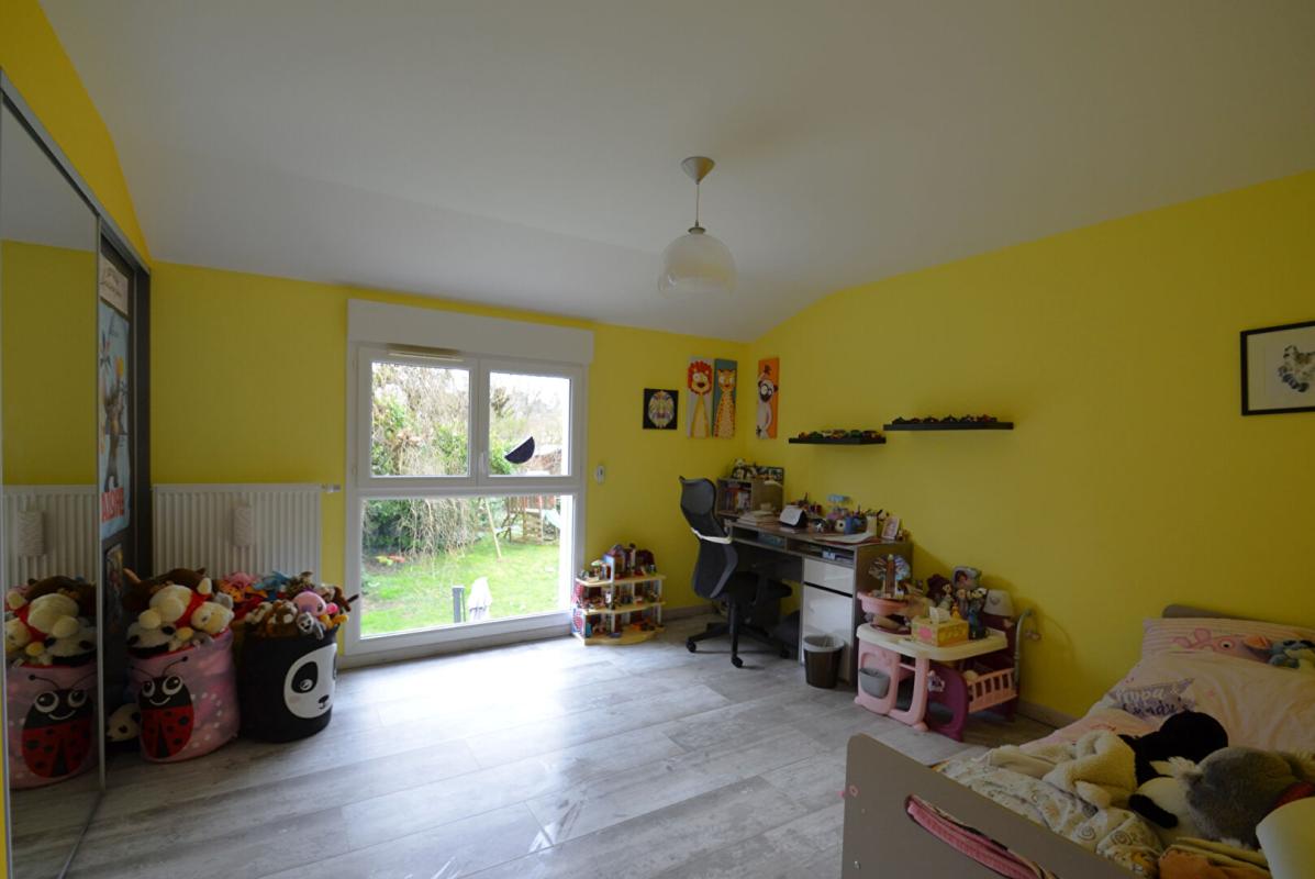 LIMAS Maison récente Limas - PMR - 4 Chambres - 3 salle d'eau - 135 m2 sur 577m2 terrain 15