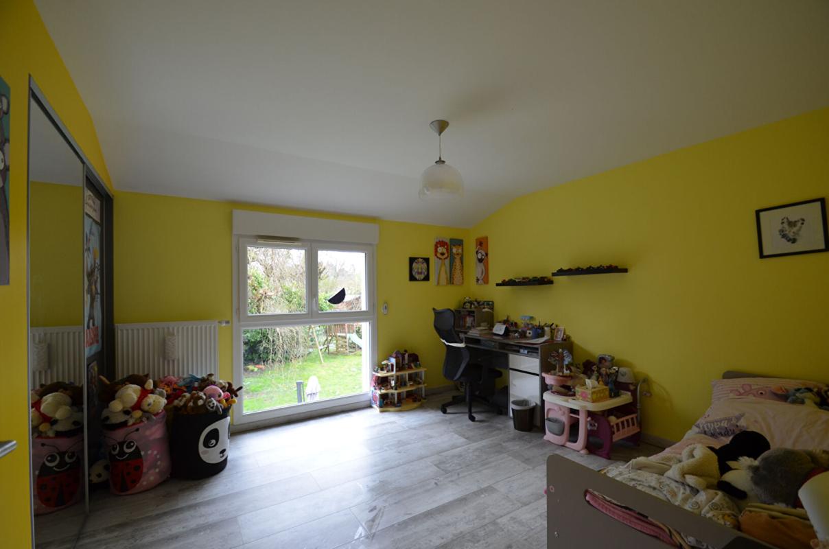 LIMAS Maison récente Limas - PMR - 4 Chambres - 3 salle d'eau - 135 m2 sur 577m2 terrain 17