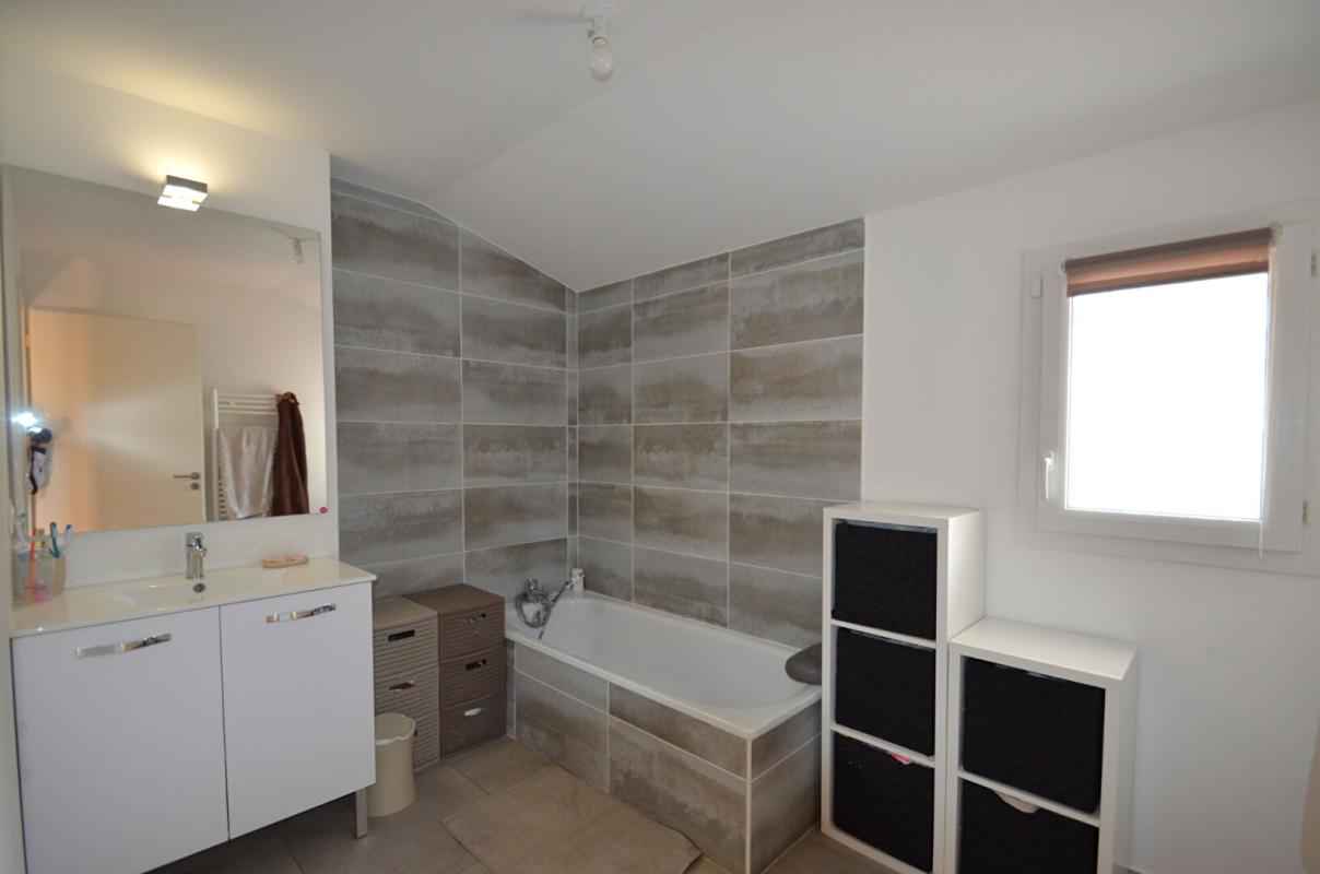 LIMAS Maison récente Limas - PMR - 4 Chambres - 3 salle d'eau - 135 m2 sur 577m2 terrain 6